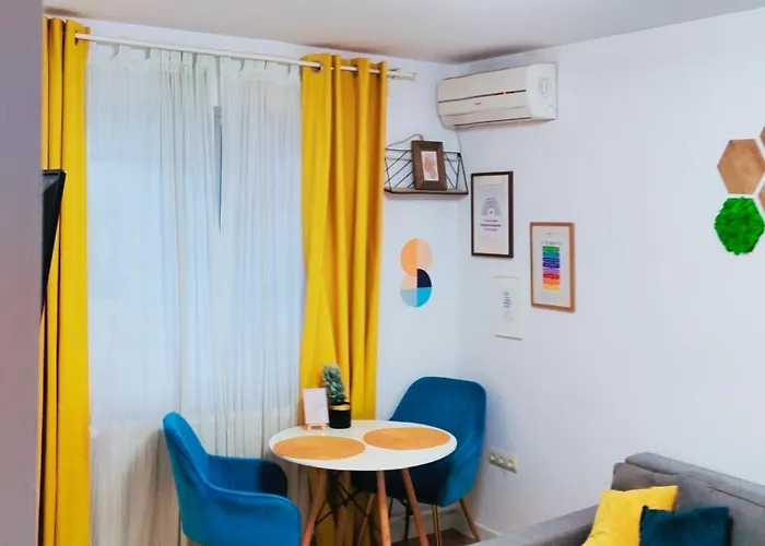 מלון דירות Cozy 3*