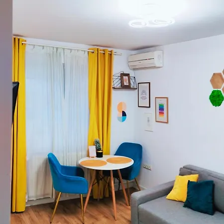 Aparthotel Cozy *